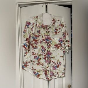 Button down blouse. Floral. Maurice’s